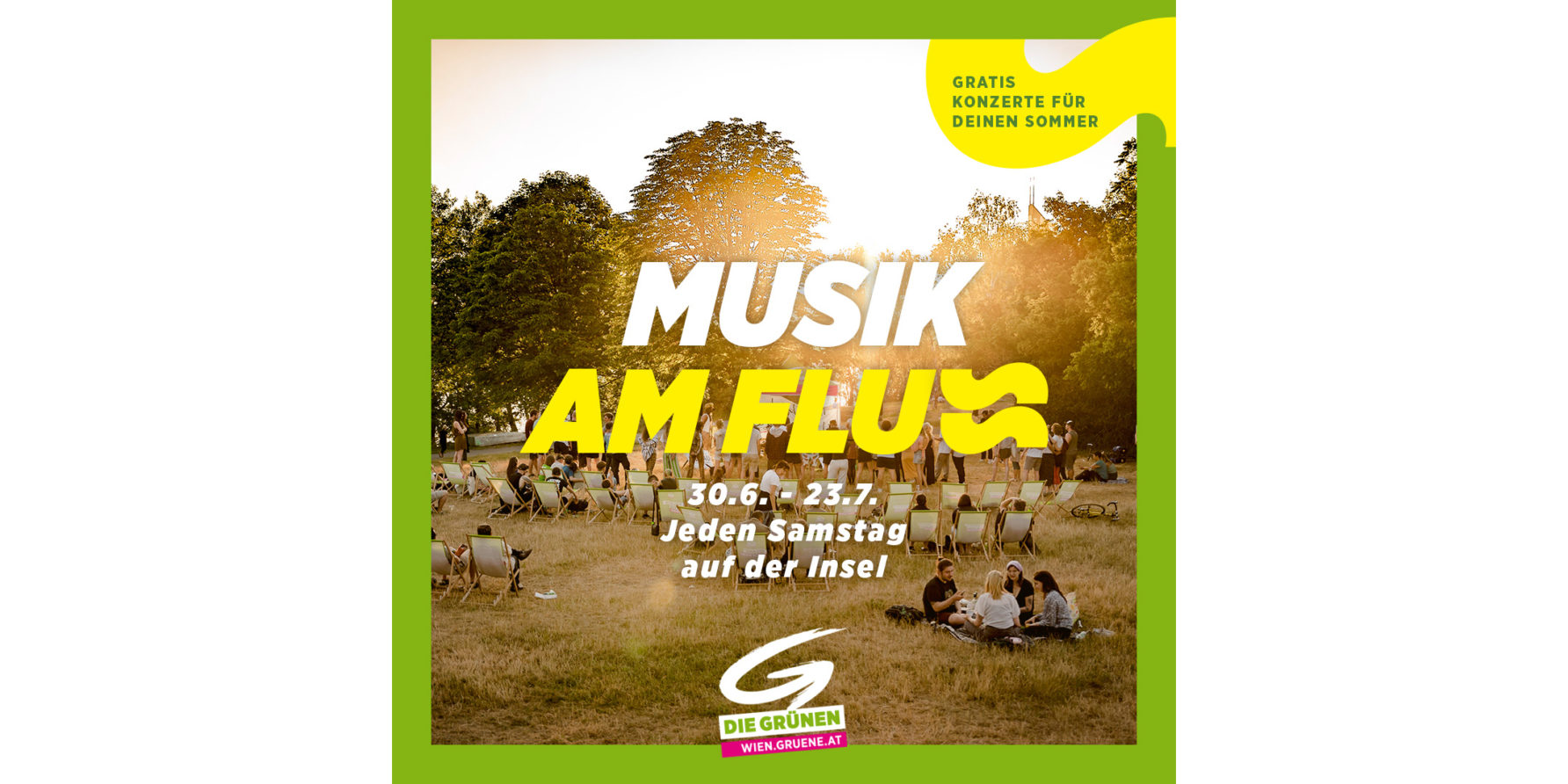 Menschen auf der Wiese bei einem Freiluftkonzert, Musik am Fluss