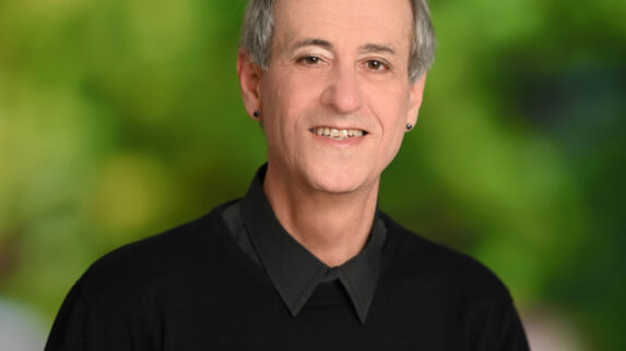 Portraitfoto von Matthia Florian